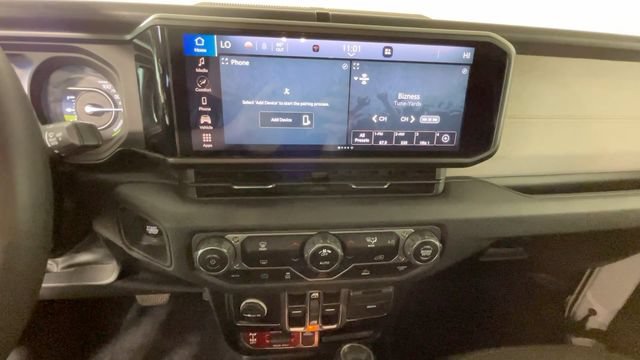 Used 2024 Jeep Wrangler Unlimited AWD/4WD image 32