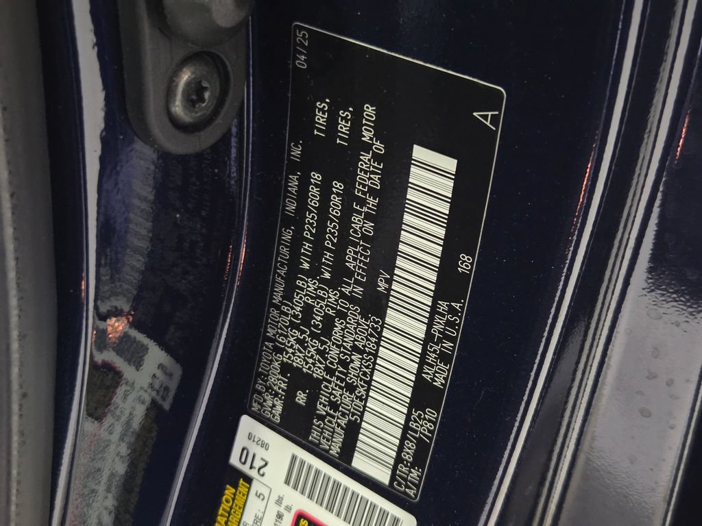 Used 2025 Toyota Sienna Platinum AWD/4WD image 33
