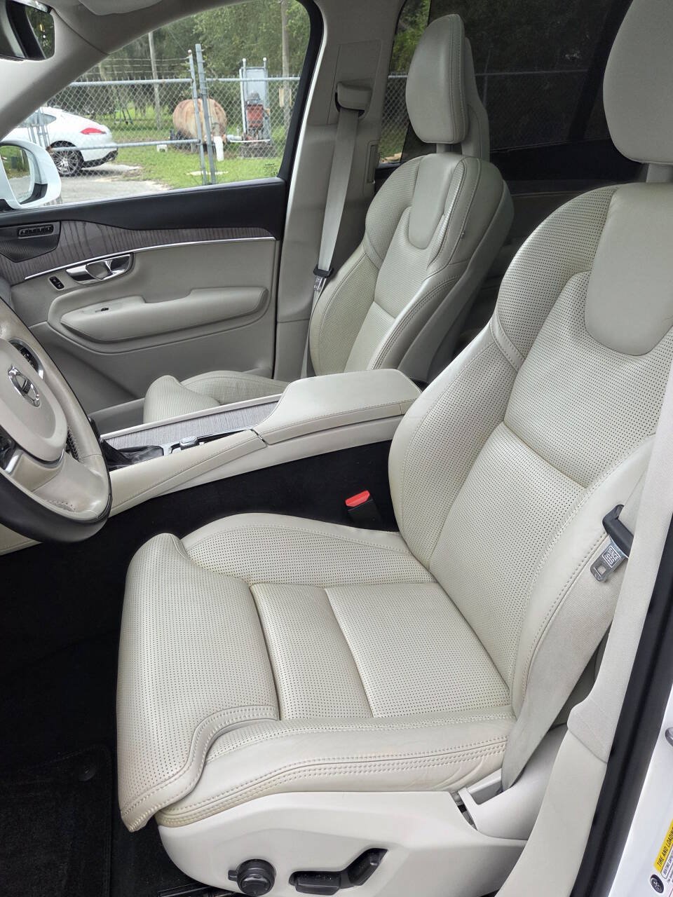Used 2021 Volvo XC90 T6 Inscription w/ Protection Package Premier AWD/4WD image 6