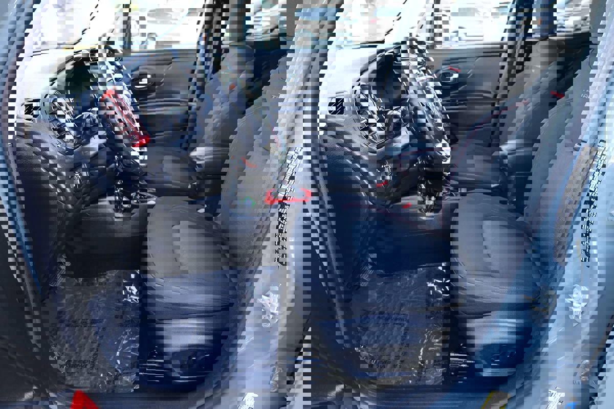 Used 2015 Jeep Renegade Trailhawk w/ Popular Equipment Group image 10