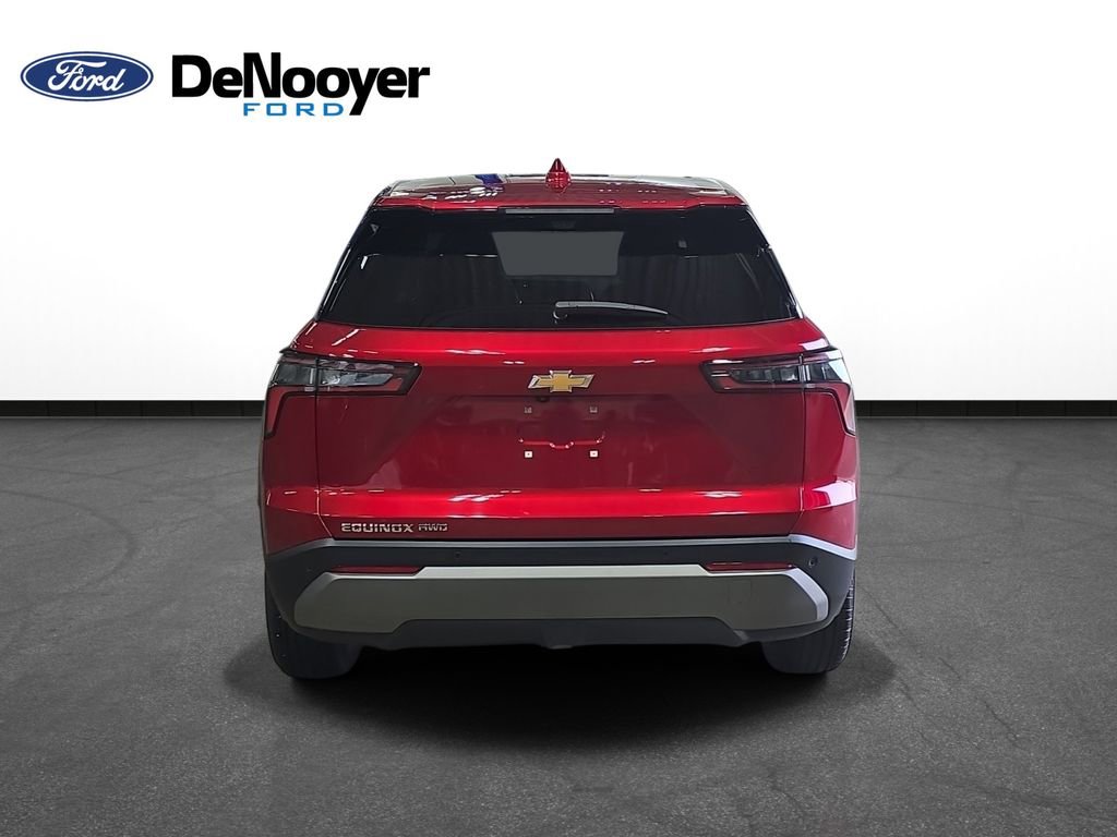 Used 2025 Chevrolet Equinox LT w/ Safety and Technology Package image 9