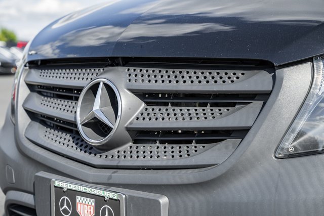 Used 2018 Mercedes-Benz Metris Passenger image 9