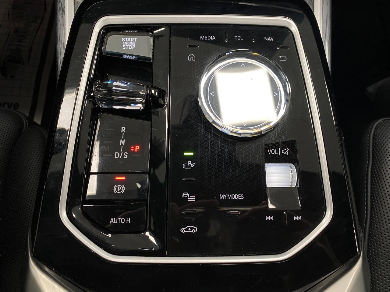 Certified 2023 BMW 760i xDrive w/ Executive Package image 28