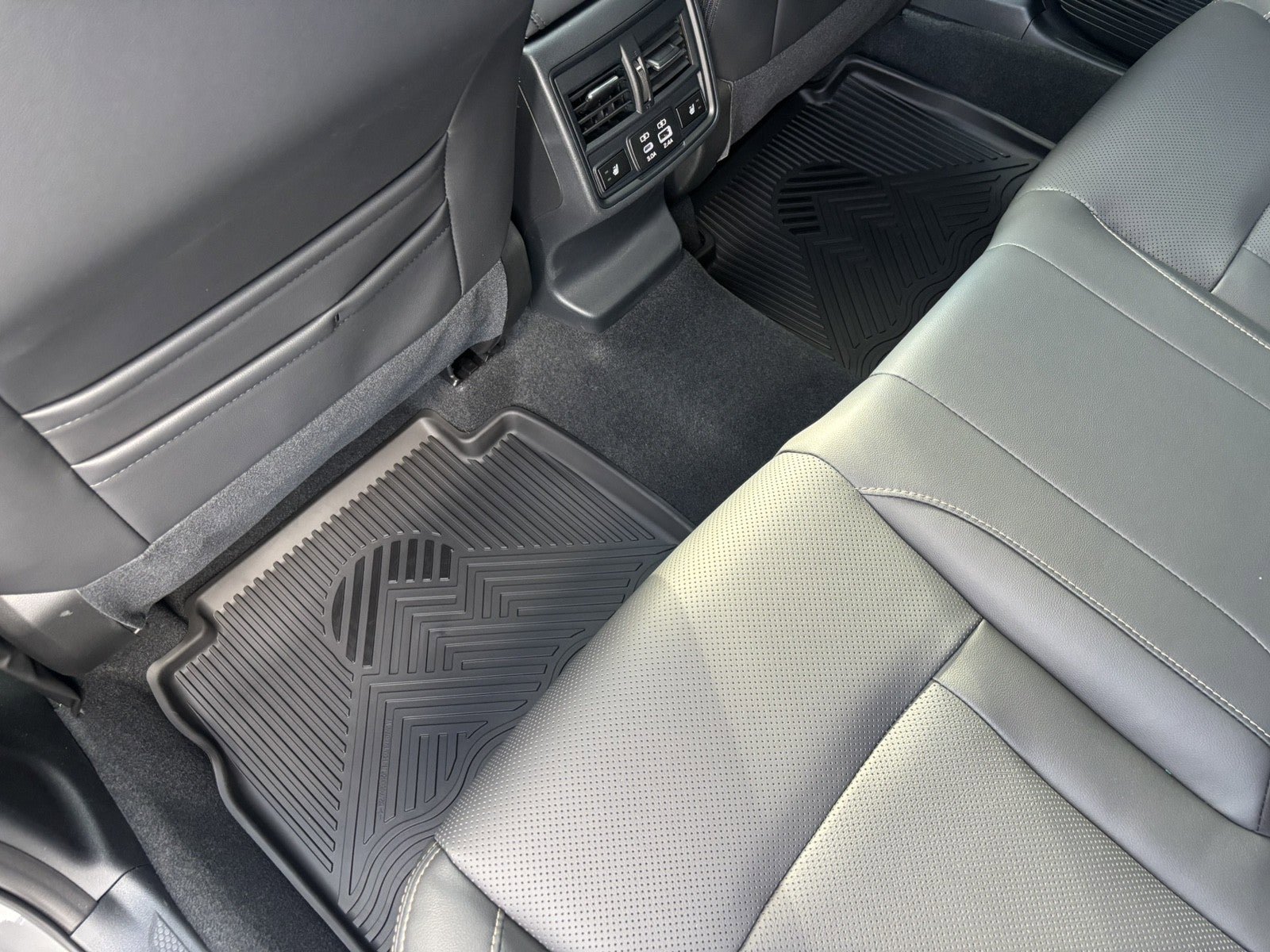 New 2026 Subaru Outback Limited AWD/4WD image 36