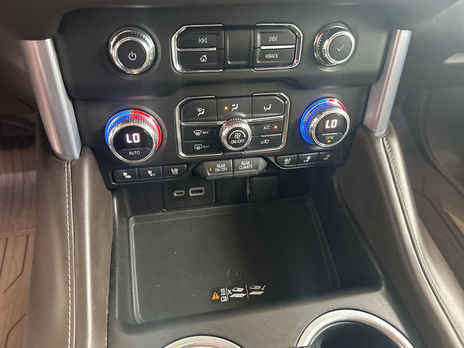 Used 2021 GMC Yukon SLT w/ SLT Luxury Plus Package AWD/4WD image 29