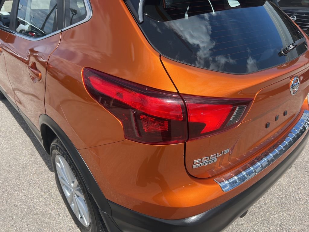 Used 2017 Nissan Rogue Sport SV w/ SV All-Weather Package AWD/4WD image 36