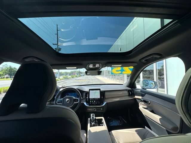 Used 2025 Volvo XC90 B6 Plus AWD/4WD image 18