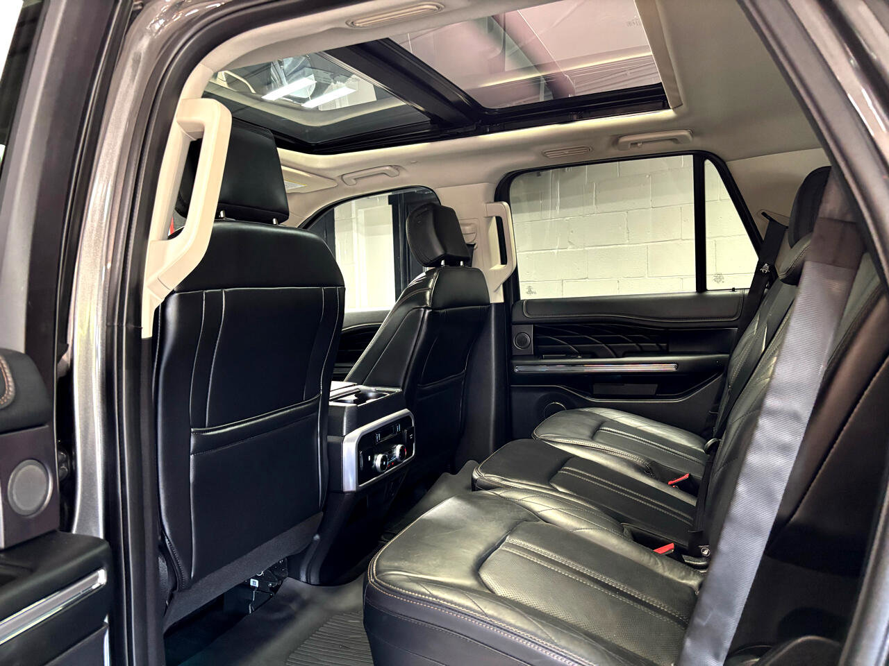 Used 2019 Ford Expedition Platinum image 25