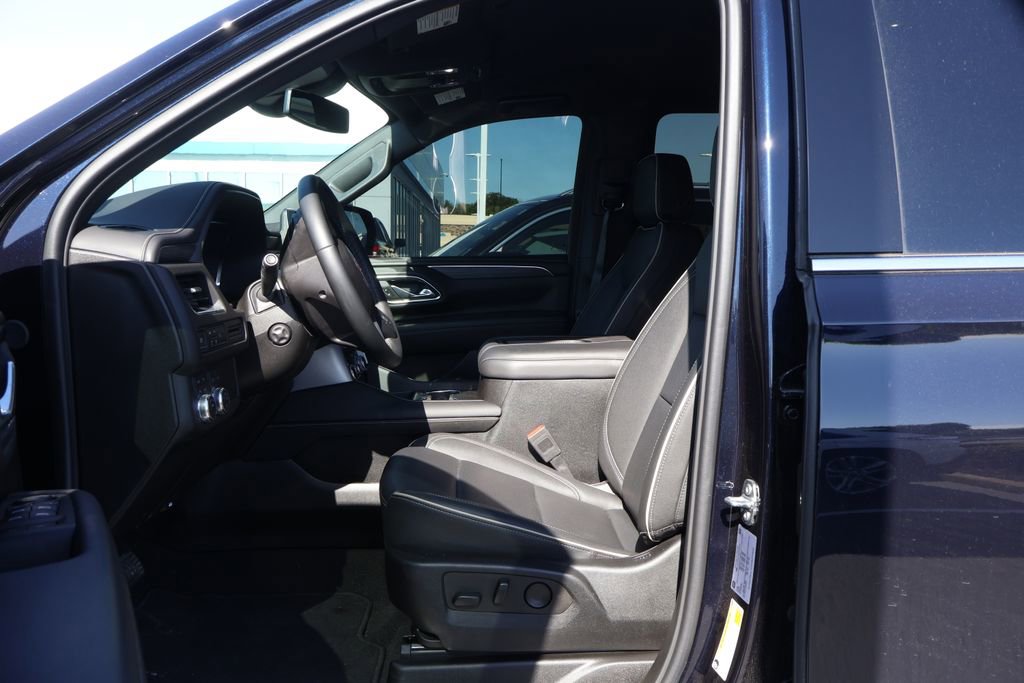 Used 2024 GMC Yukon XL SLT w/ SLT Luxury Package AWD/4WD image 12