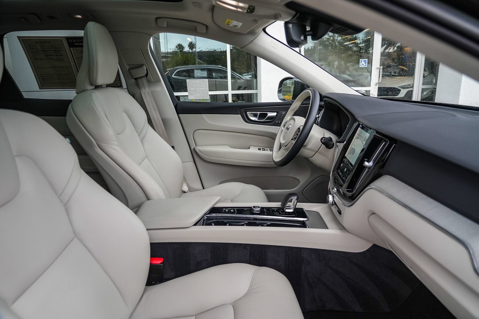 Used 2023 Volvo XC60 T8 Plus AWD/4WD image 19
