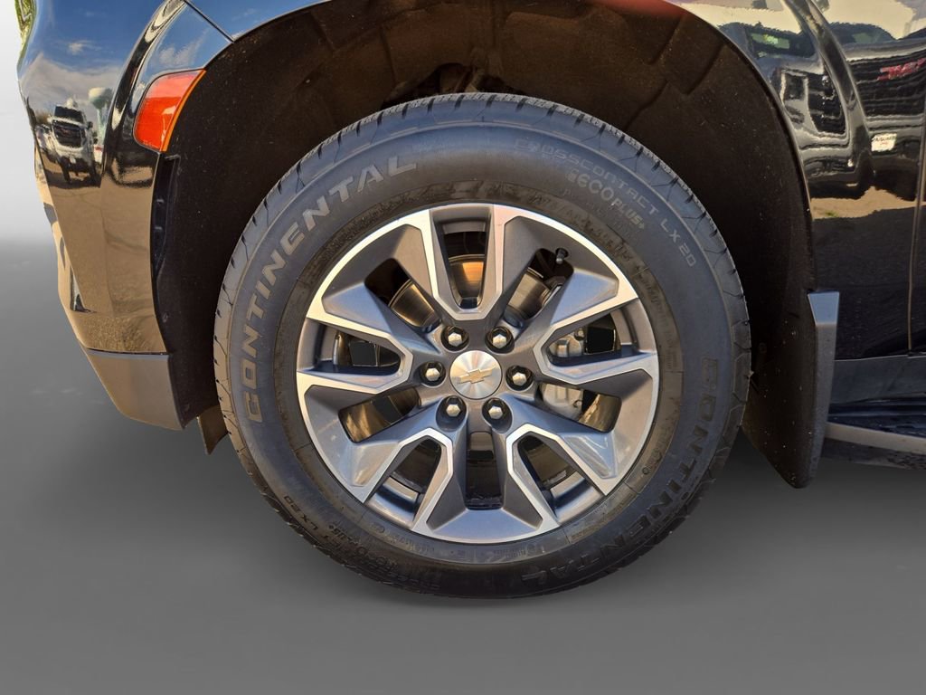 Used 2023 Chevrolet Suburban LT AWD/4WD image 16