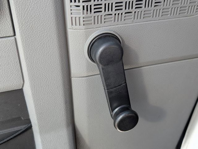 Used 2015 Ford E-350 and Econoline 350 Super Duty image 29