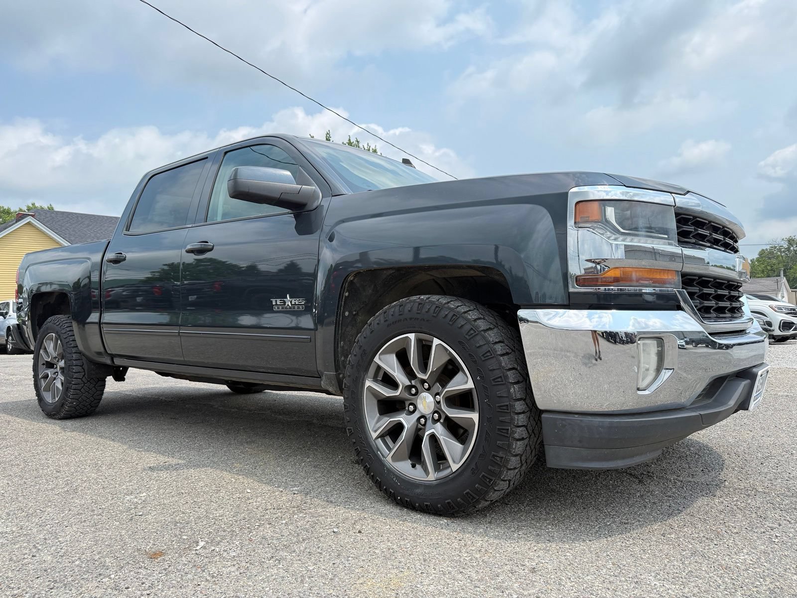 Used 2017 Chevrolet Silverado 1500 LT w/ Texas Edition RWD image 9