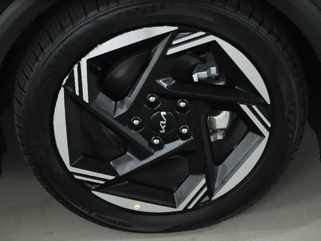 Used 2025 Kia K4 EX image 10