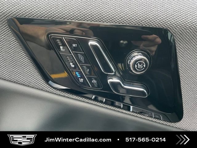 Certified 2025 Cadillac Optiq Luxury 2 w/ LPO, Floor Liner Package AWD/4WD image 26