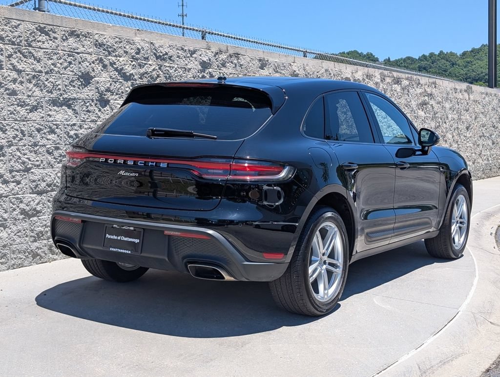 Certified 2024 Porsche Macan AWD/4WD image 7