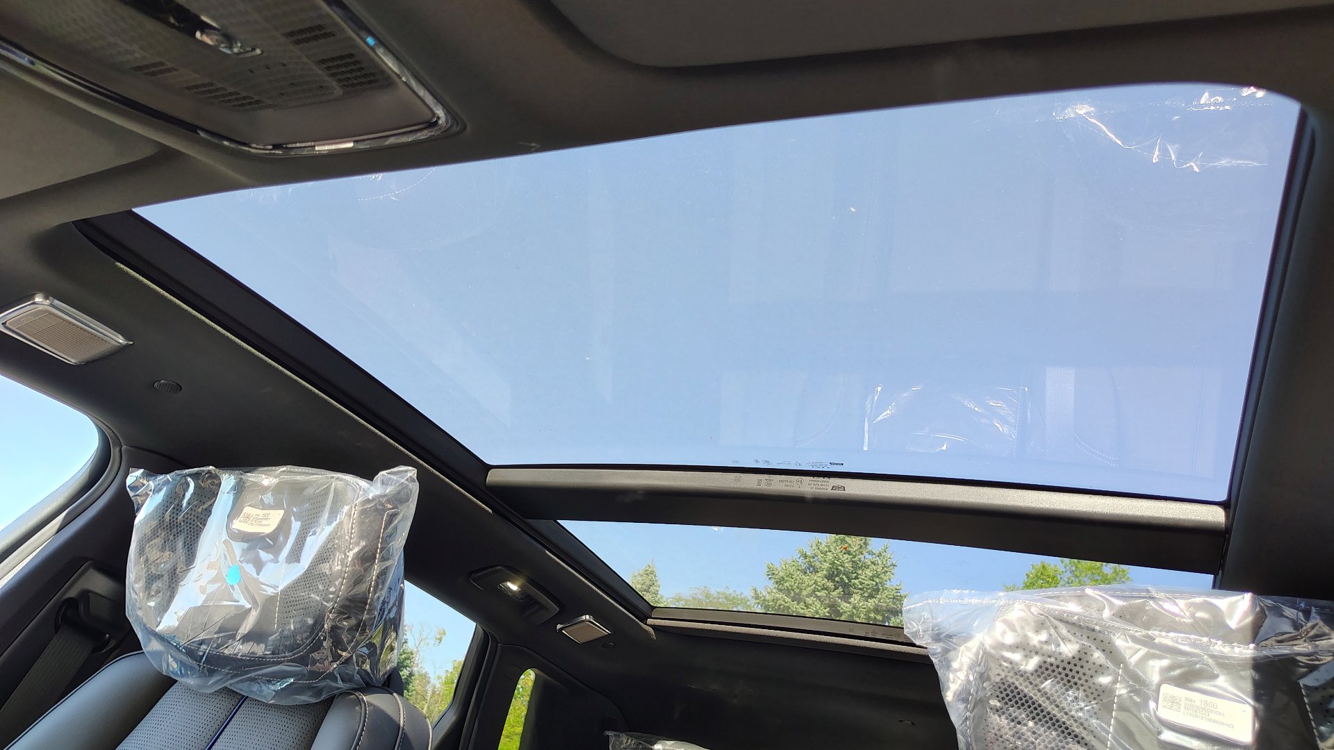 New 2026 Cadillac Lyriq Premium Luxury image 24