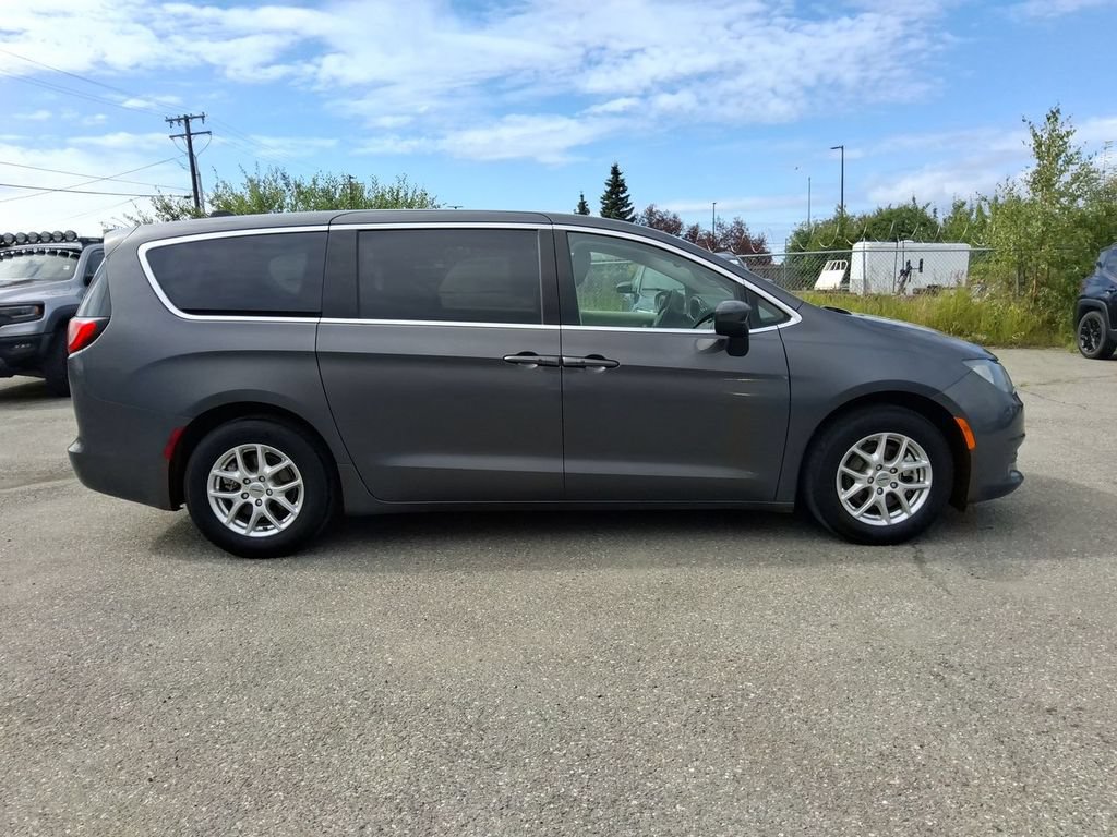 Certified 2023 Chrysler Voyager LX FWD image 9