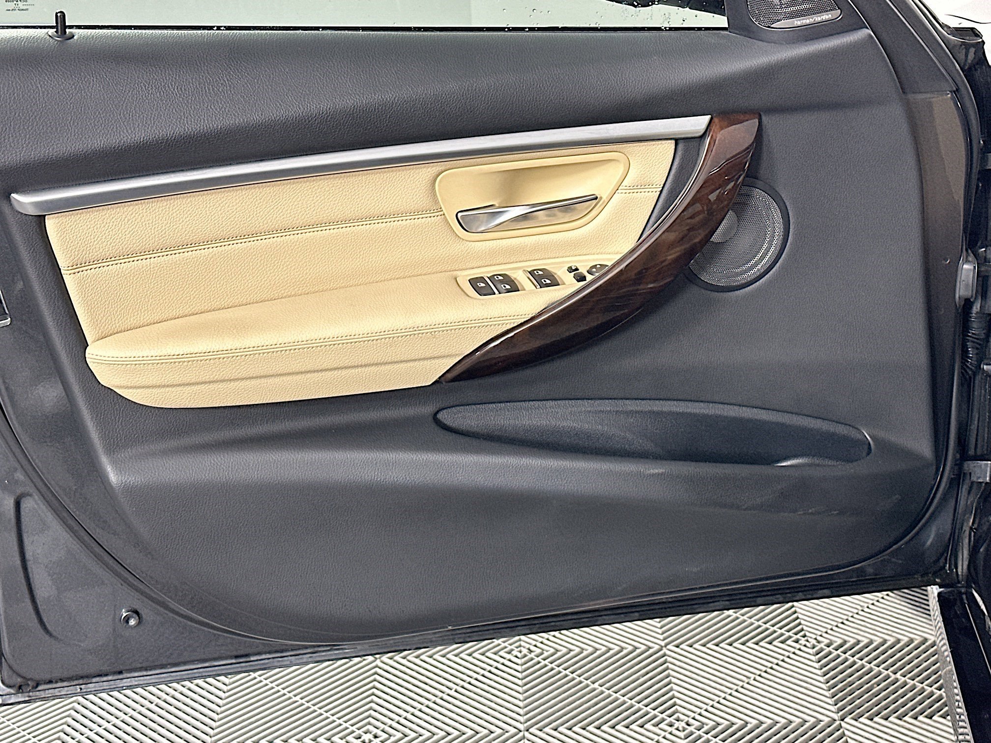 Used 2017 BMW 340i xDrive Sedan image 19