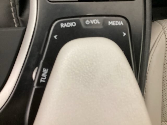 Used 2020 Lexus UX 250h w/ Premium Package AWD/4WD image 24