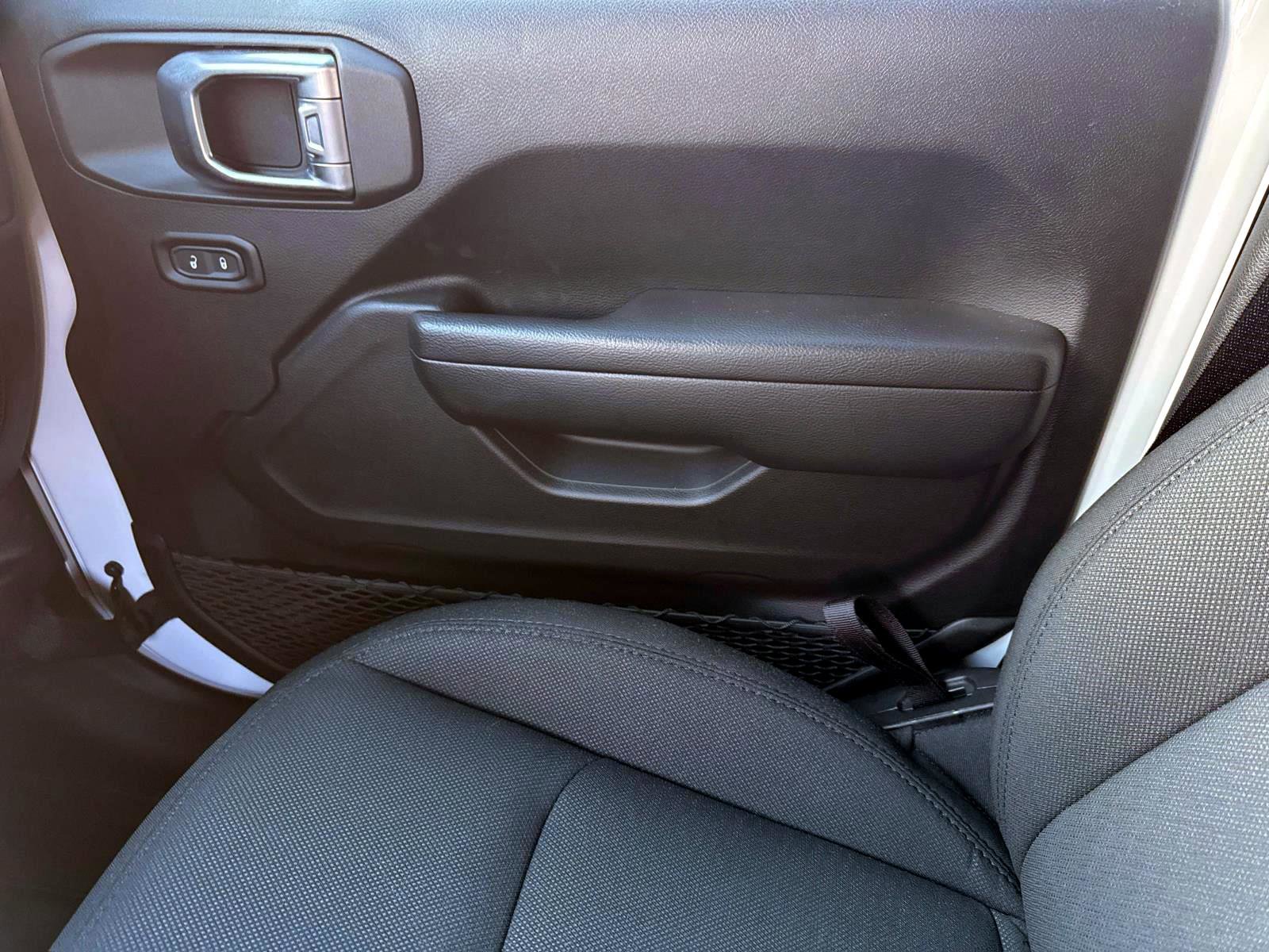 Used 2023 Jeep Wrangler Unlimited w/ Sun & Screen Package image 20