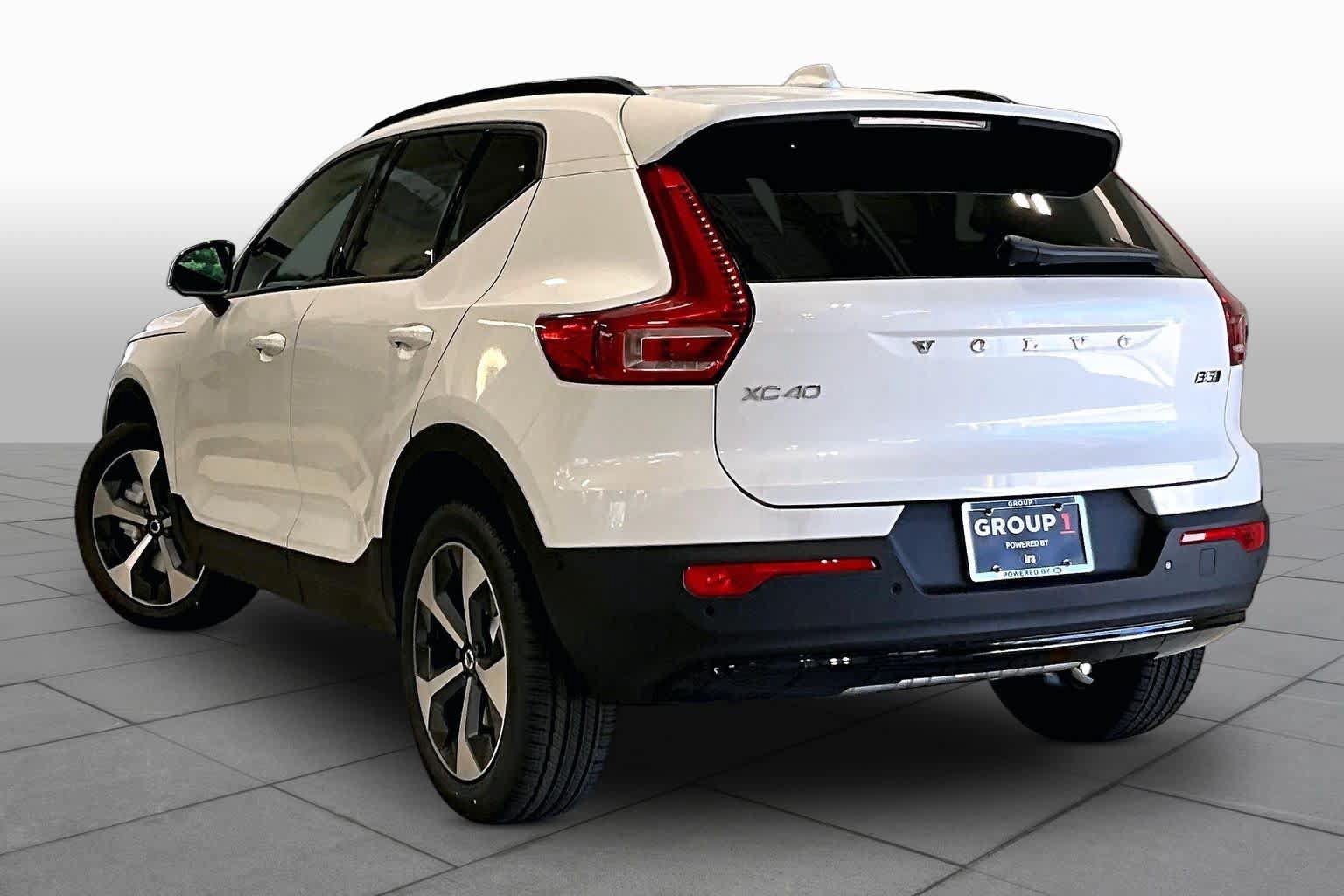 New 2026 Volvo XC40 B5 Plus w/ Protection Package Premier AWD/4WD image 3