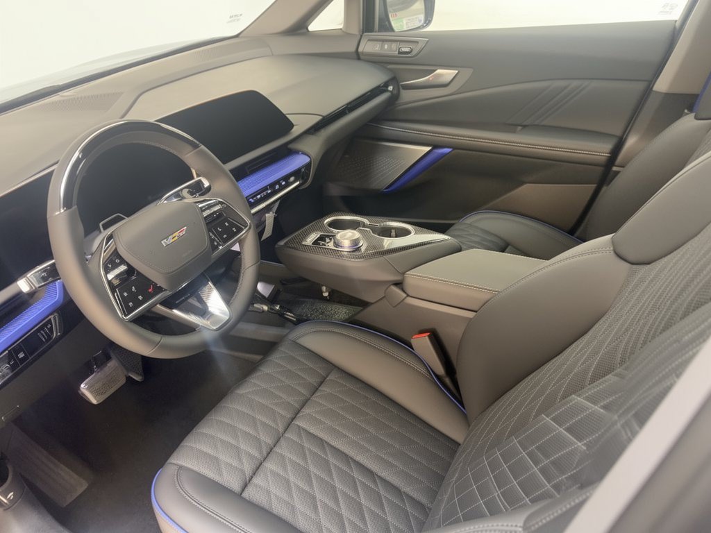 New 2027 Cadillac Optiq V w/ Deep Ocean Design Edition AWD/4WD image 4