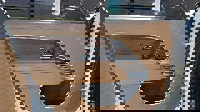 Used 2023 Land Rover Range Rover Long Wheelbase SE image 22