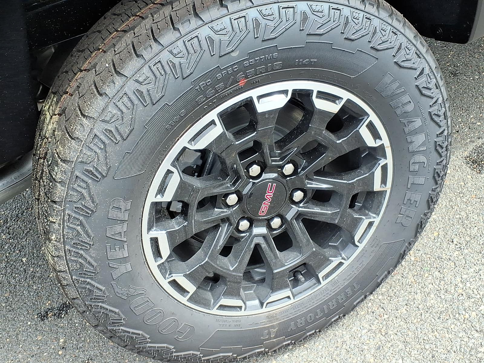 New 2026 GMC Canyon AT4 w/ LPO, Off Road Lift Package AWD/4WD image 7