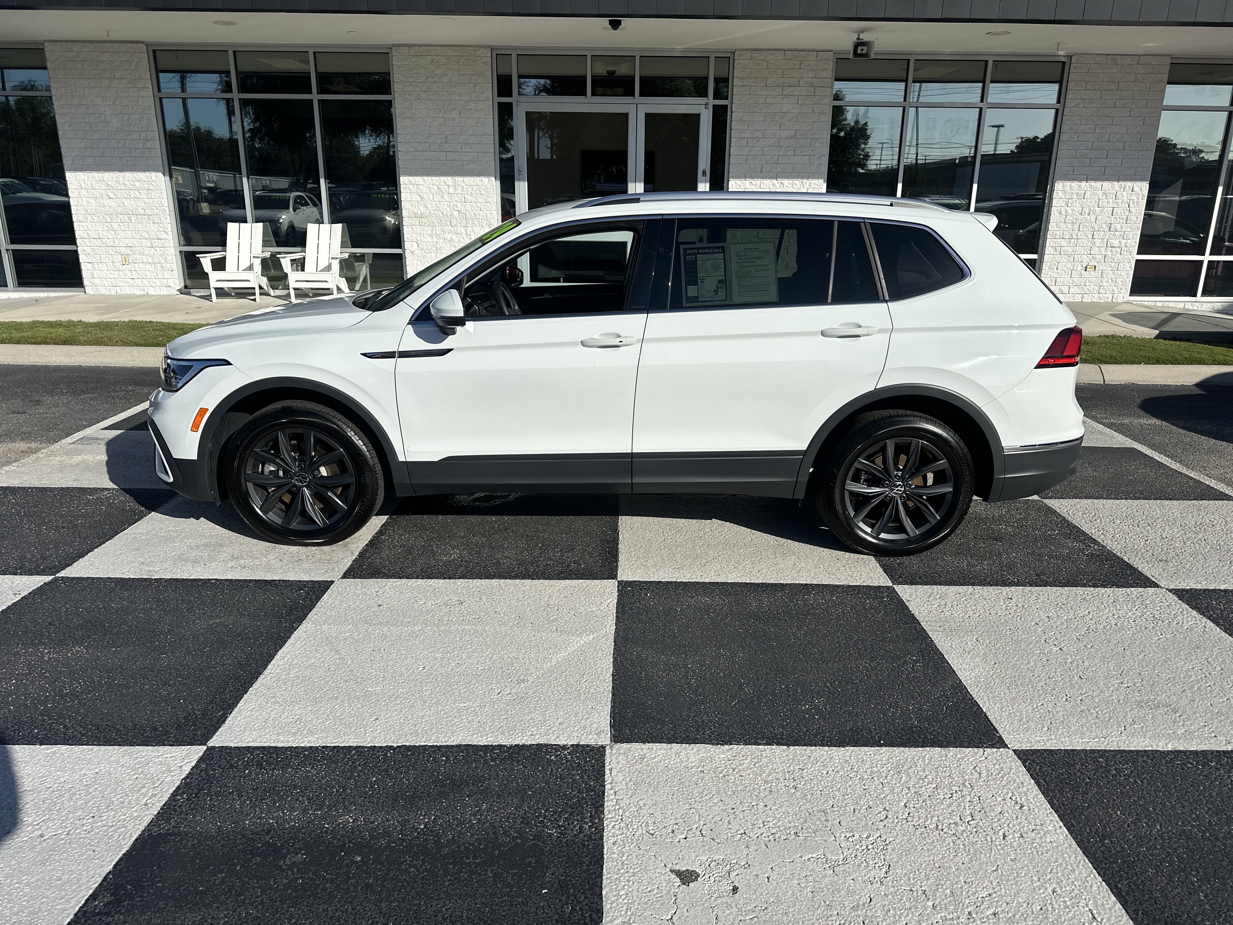 Used 2024 Volkswagen Tiguan SE