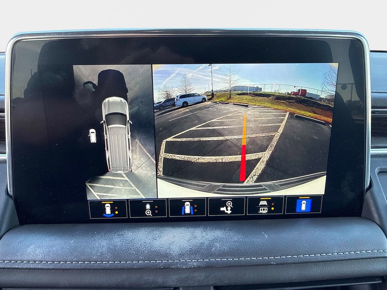 Used 2022 Chevrolet Tahoe LT w/ LT Signature Package image 25