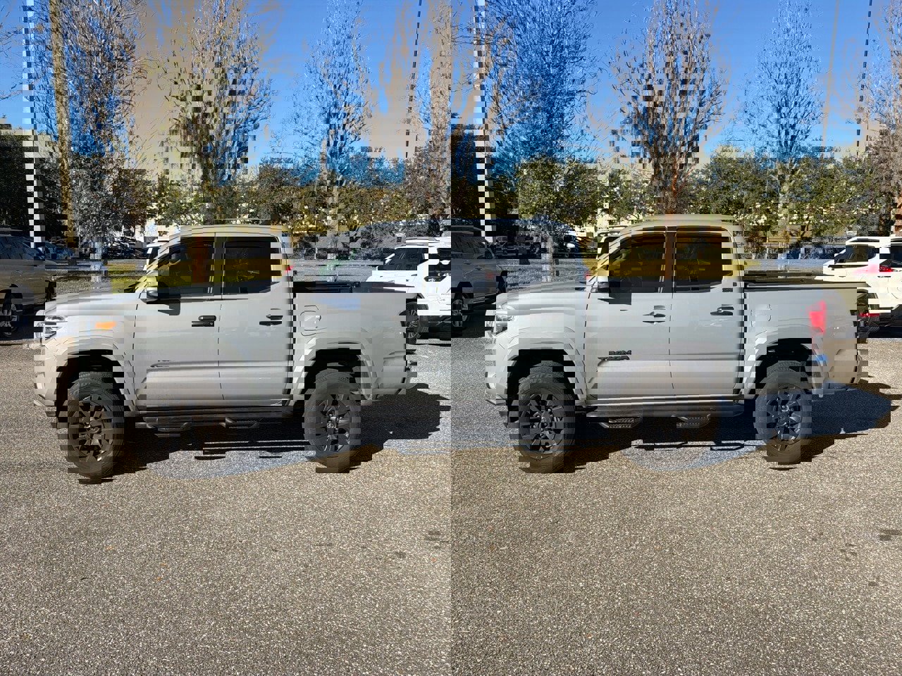 Used 2021 Toyota Tacoma SR5 image 2