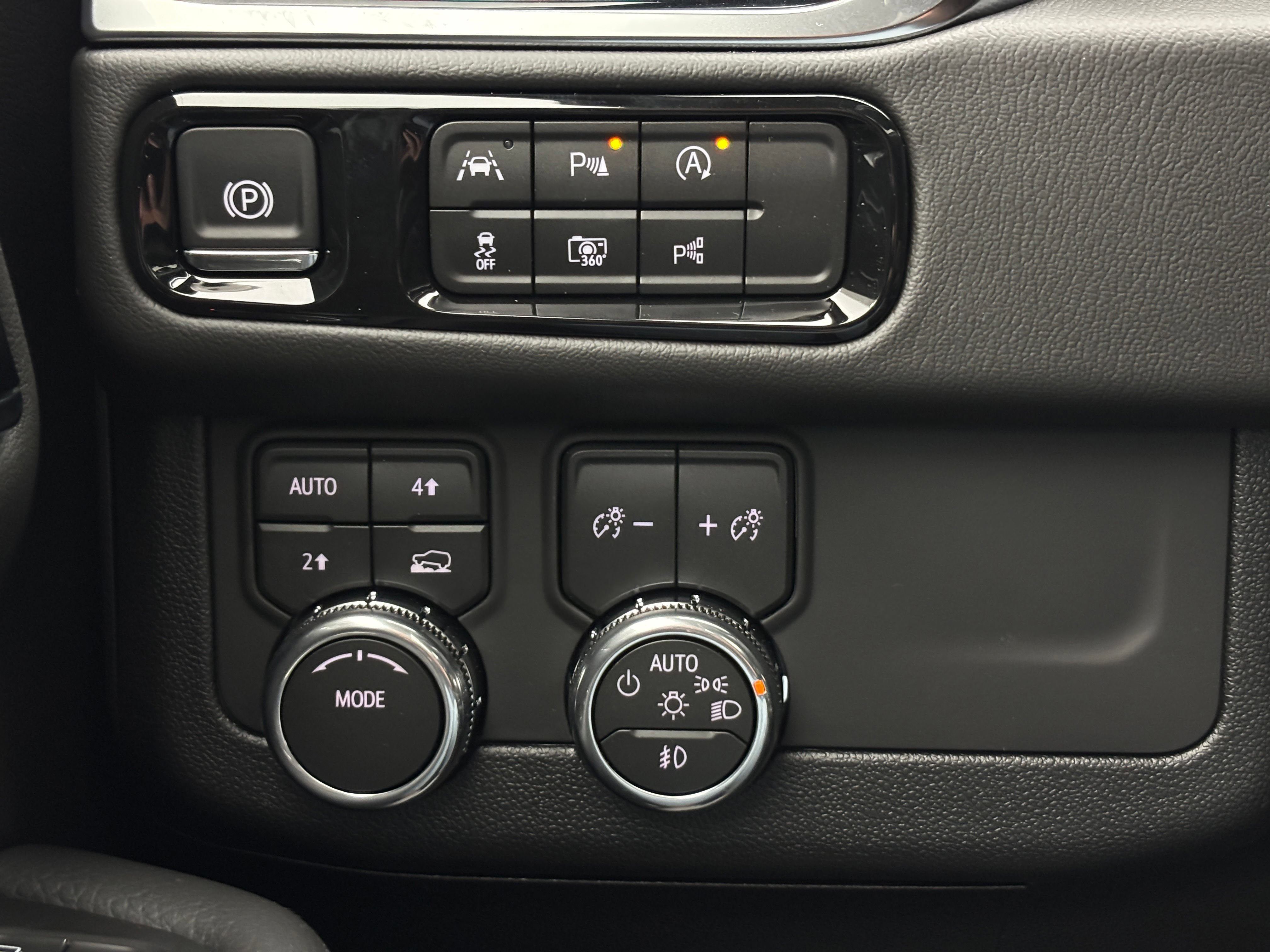 New 2026 GMC Yukon XL Denali w/ Sun & Power Step Package AWD/4WD image 24