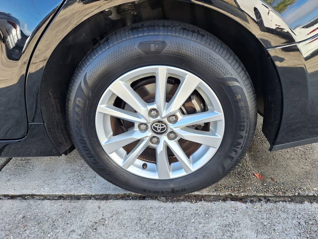 Used 2025 Toyota Camry LE image 23