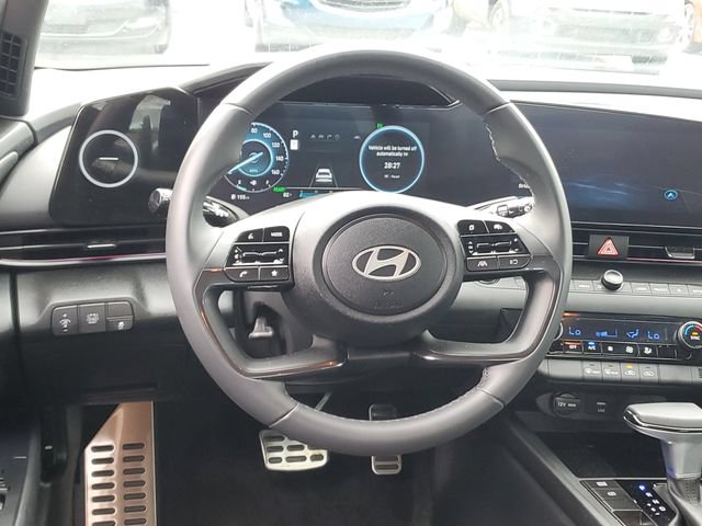 Certified 2025 Hyundai Elantra SEL FWD image 11