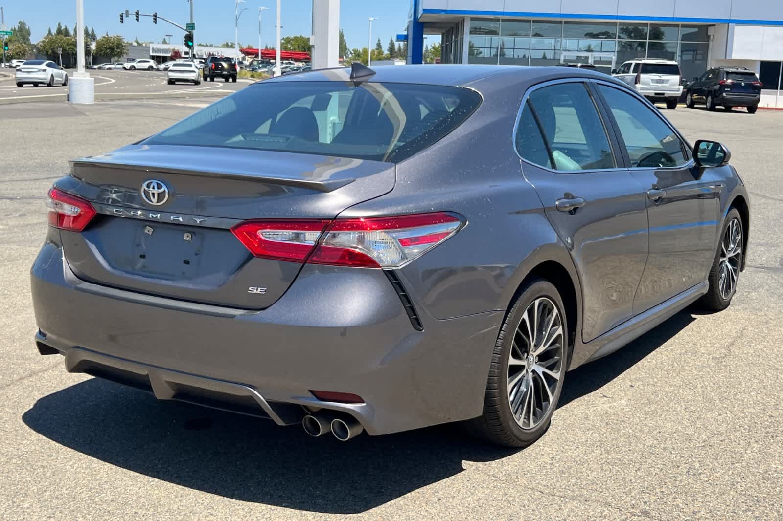 Used 2019 Toyota Camry SE w/ Audio Package FWD image 4