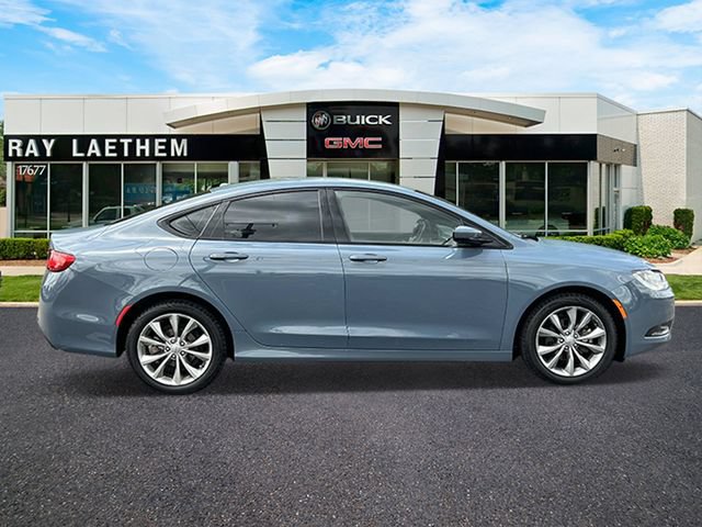 Used 2015 Chrysler 200 S w/ Comfort Group FWD image 6