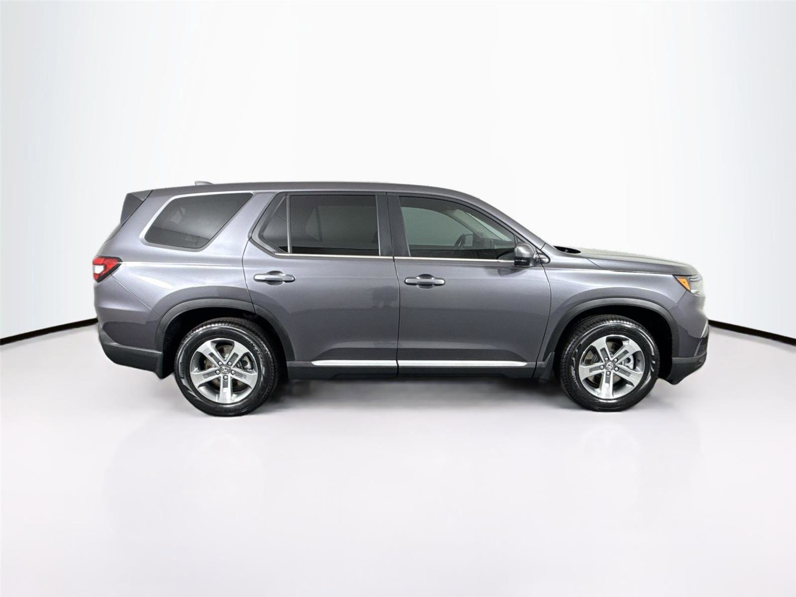 Used 2025 Honda Pilot EX-L image 10