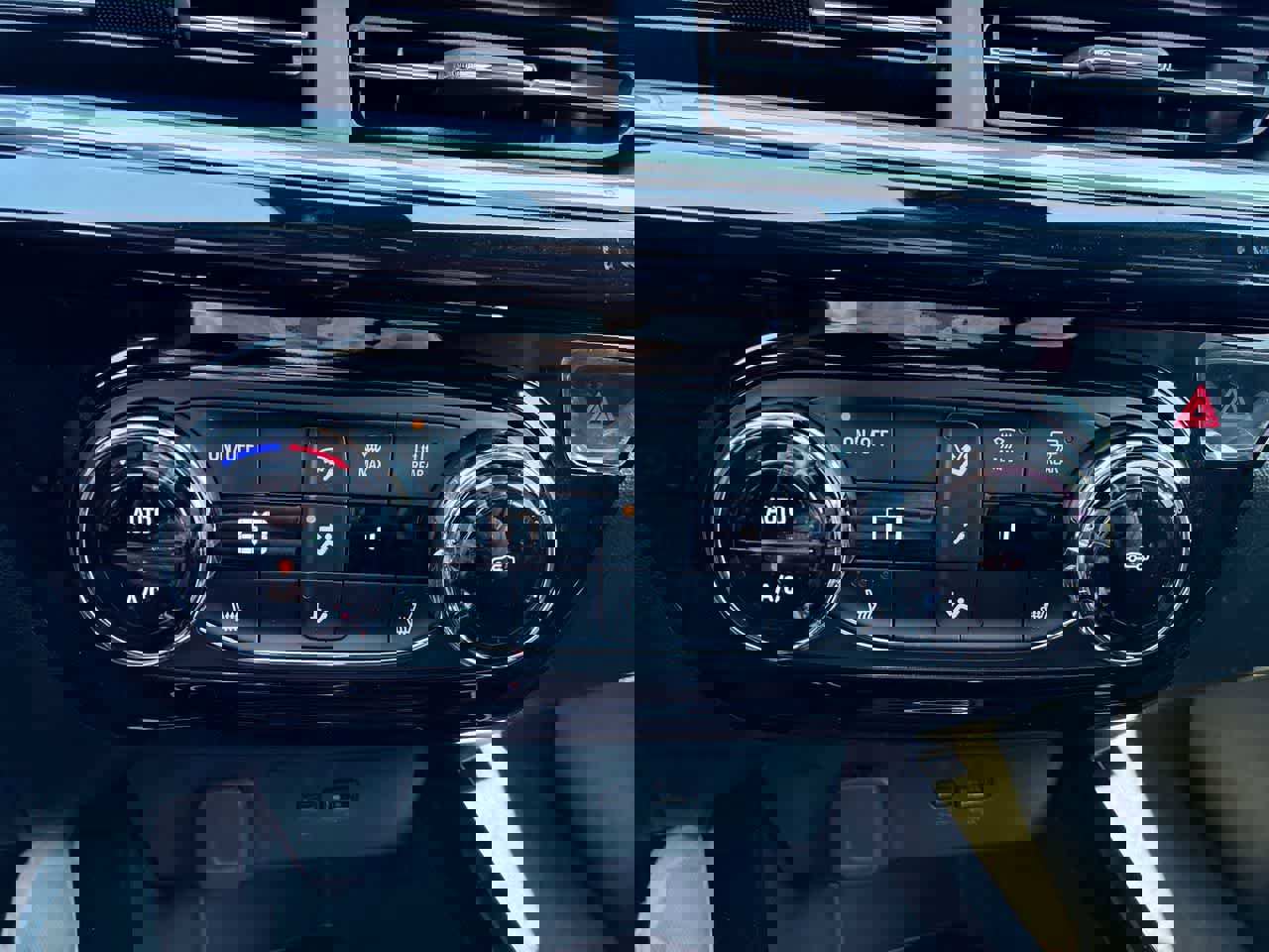 New 2026 Chevrolet Trax RS w/ Driver Confidence Package image 17