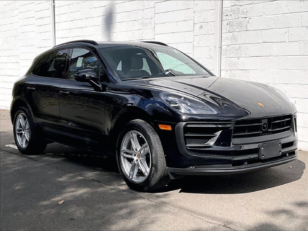 Certified 2023 Porsche Macan AWD/4WD image 7