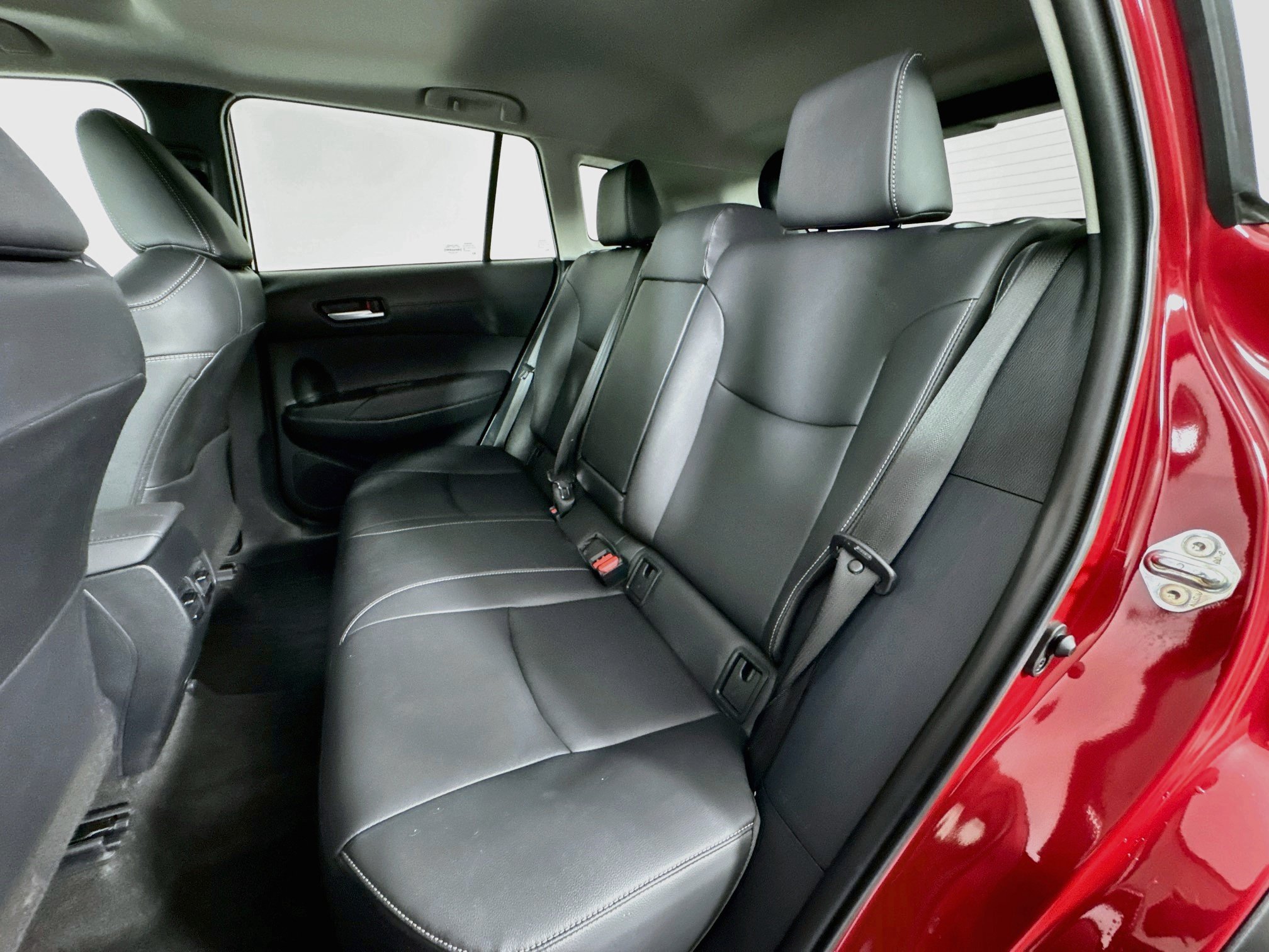 Used 2023 Toyota Corolla Cross XLE w/ Convenience Package FWD image 25