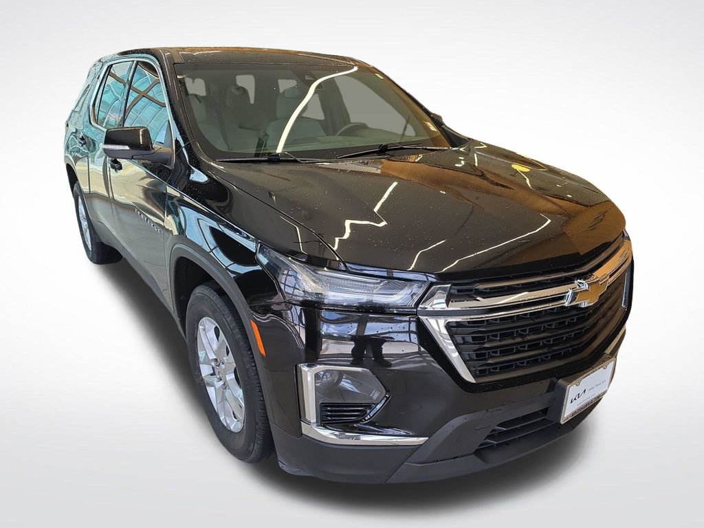 Used 2023 Chevrolet Traverse LS w/ Safety Package FWD image 10