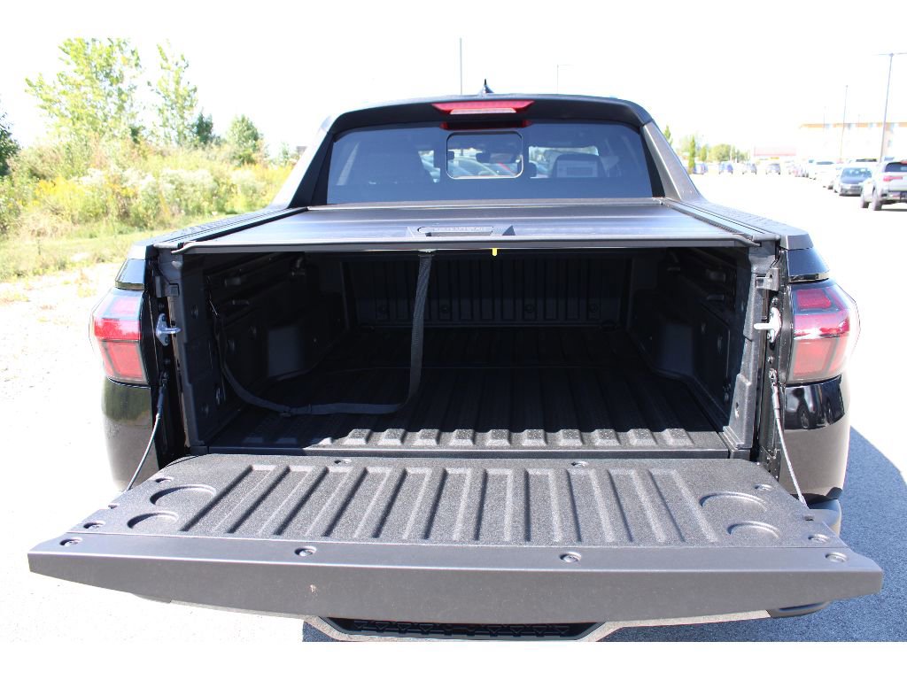 Used 2025 Hyundai Santa Cruz Limited image 8