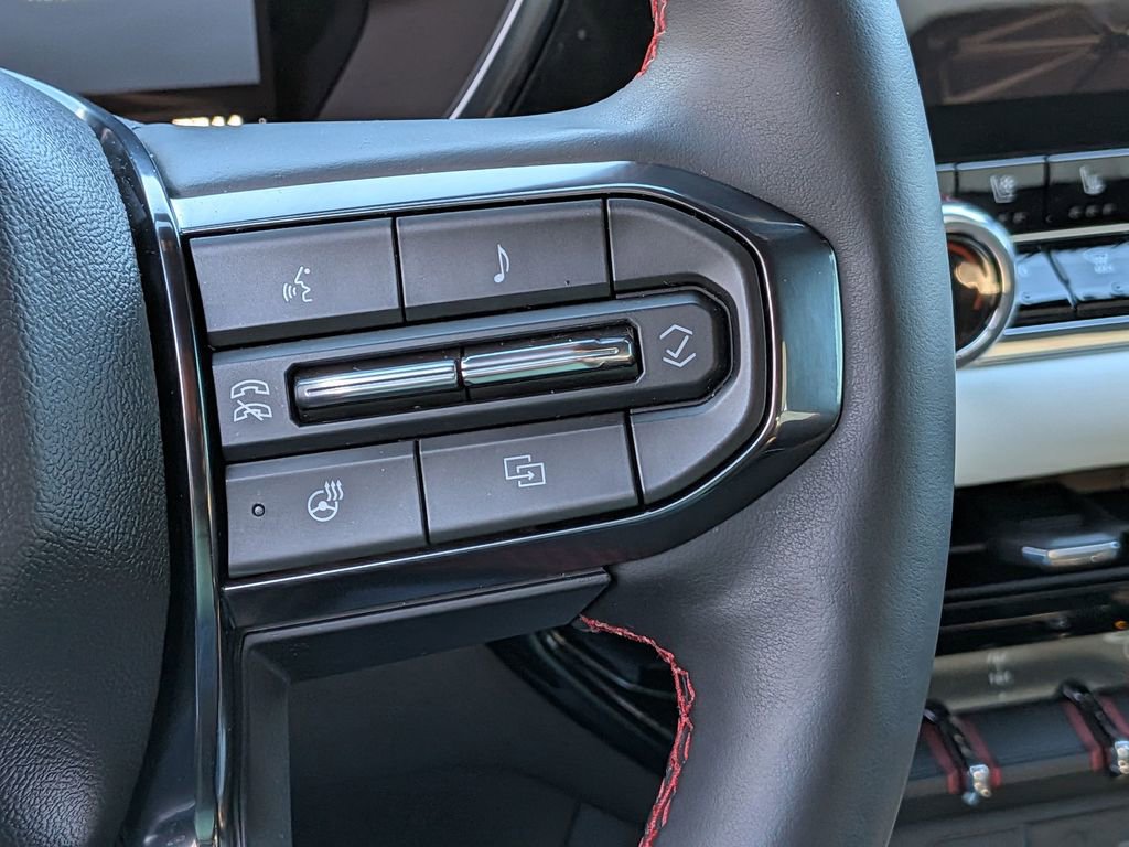 Used 2024 GMC Canyon AT4X image 15