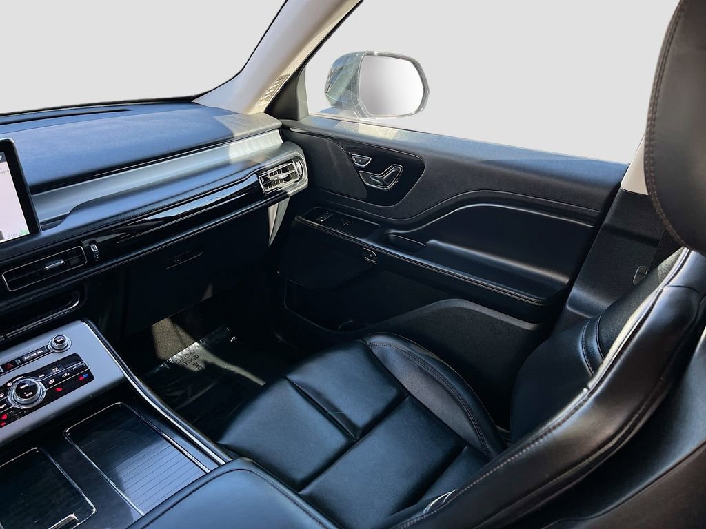 Used 2023 Lincoln Aviator AWD image 23