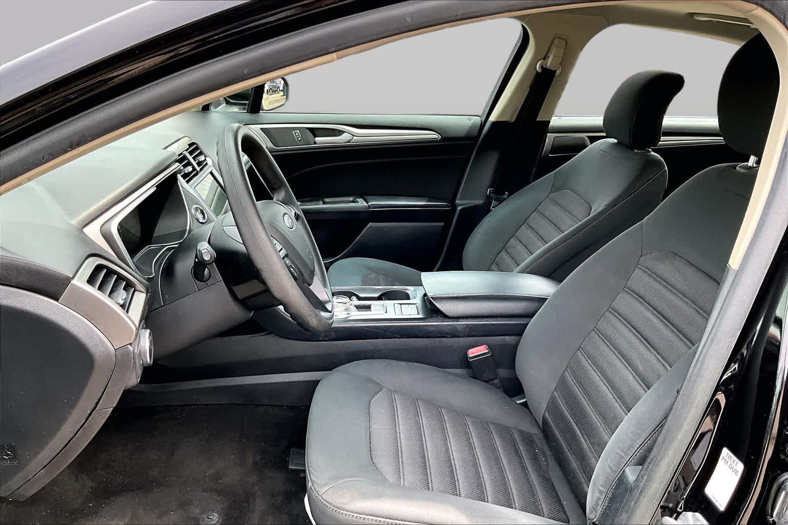 Certified 2019 Ford Fusion SE FWD image 8