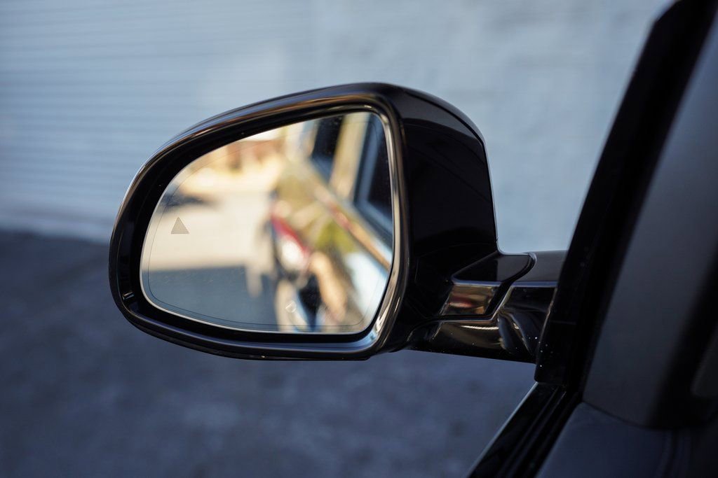 Used 2023 BMW X7 xDrive40i w/ M Sport Package image 40