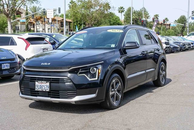 Certified 2025 Kia Niro EX image 4