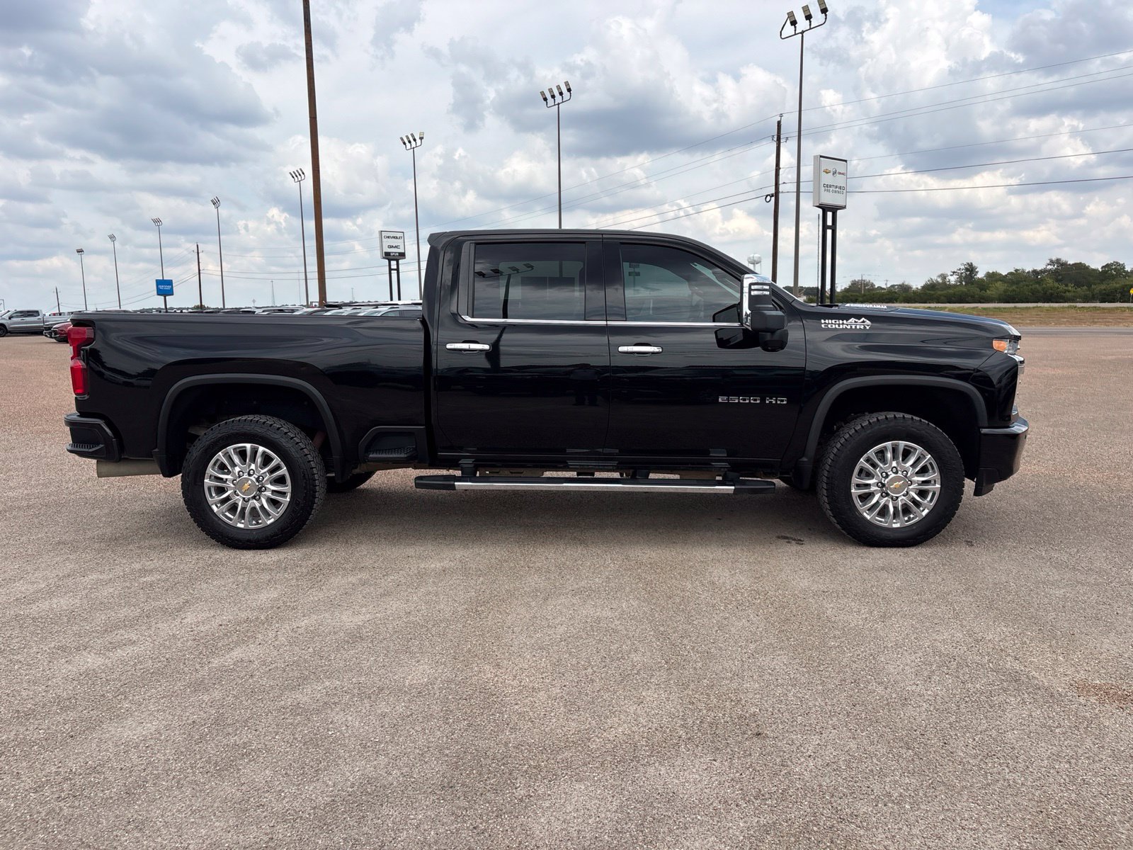 Used 2023 Chevrolet Silverado 2500 High Country w/ Safety Package II AWD/4WD image 7