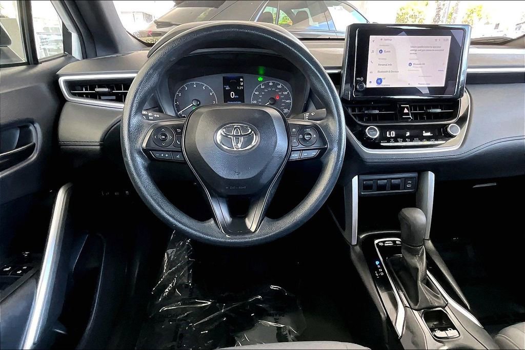 Used 2023 Toyota Corolla Cross AWD Hybrid image 8